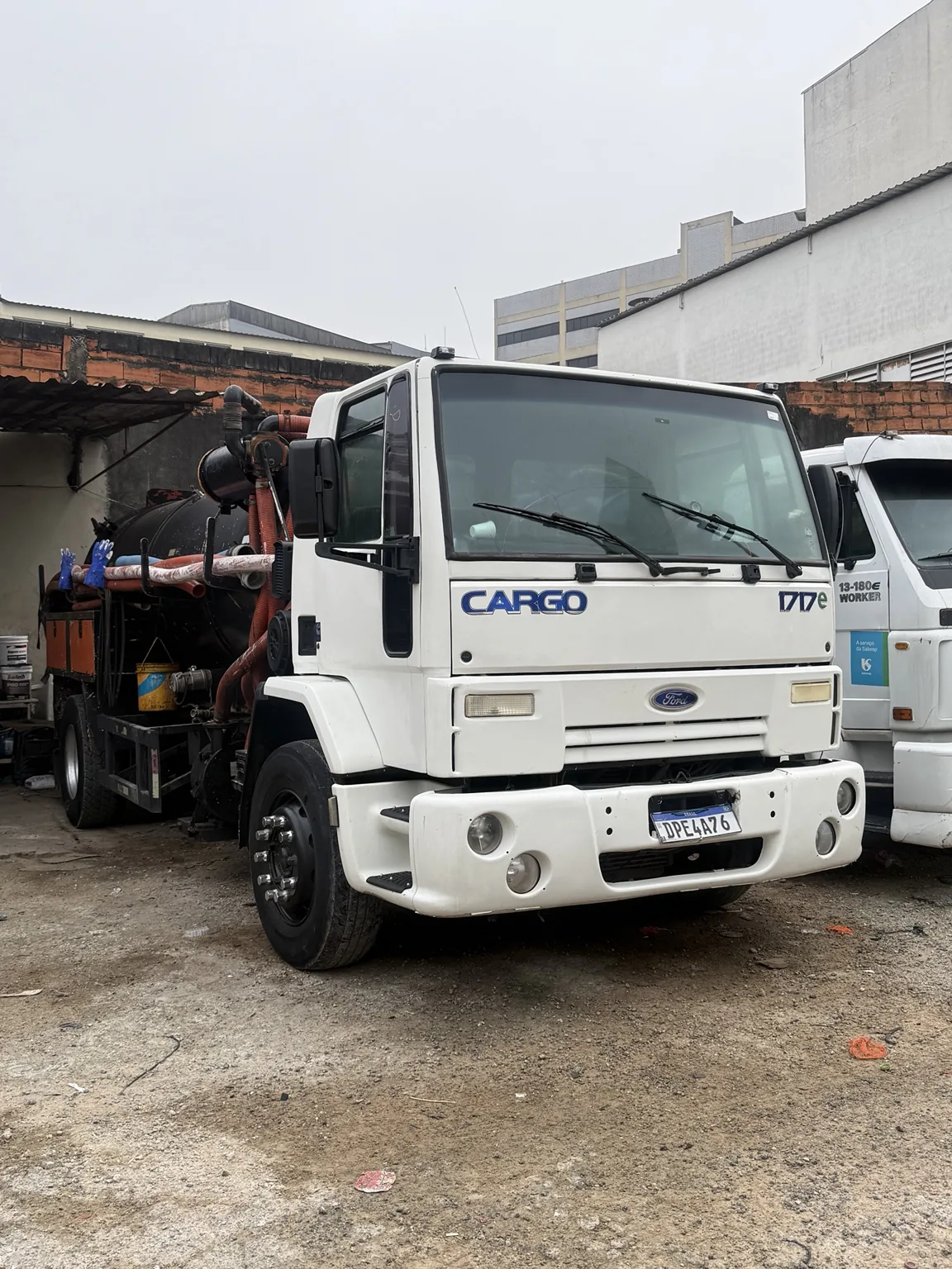 Caminhão HydroFox para limpeza de fossa em Santo André